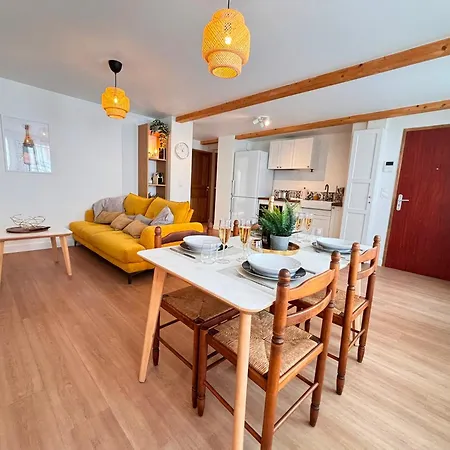 Verzea, Veuve Clicquot T2 Avec Terrasse A * Verzy