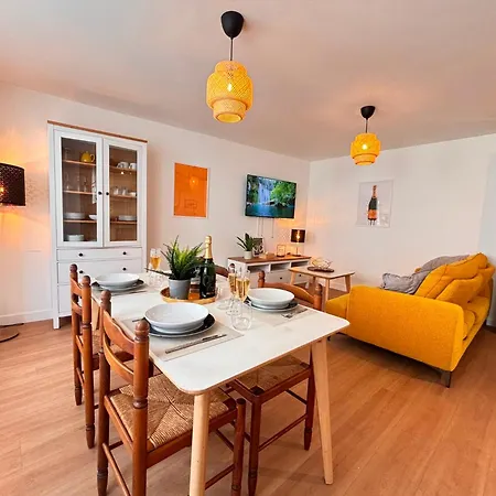 Verzea, Veuve Clicquot T2 Avec Terrasse A Verzy